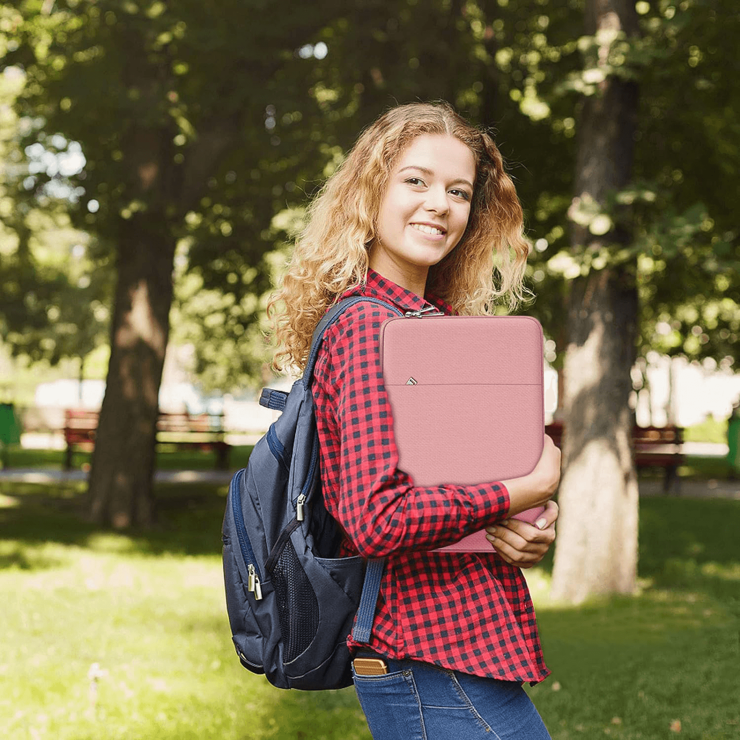 Usage Scenarios - Pink Laptop Sleeve - Element